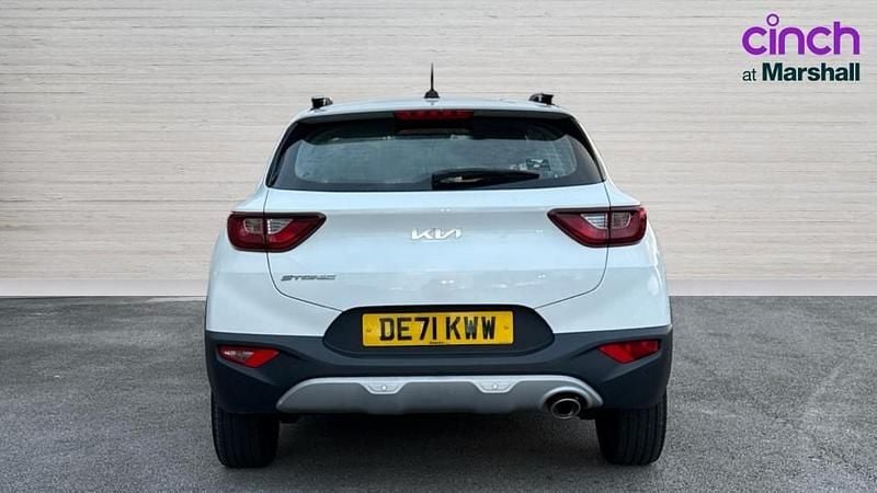 Used Kia Stonic 99 HP (72 kW) 2022 White SUV