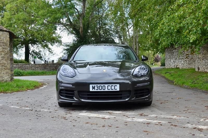 Used Porsche Panamera 420 HP (308 kW) 2014 Grey Hatchback