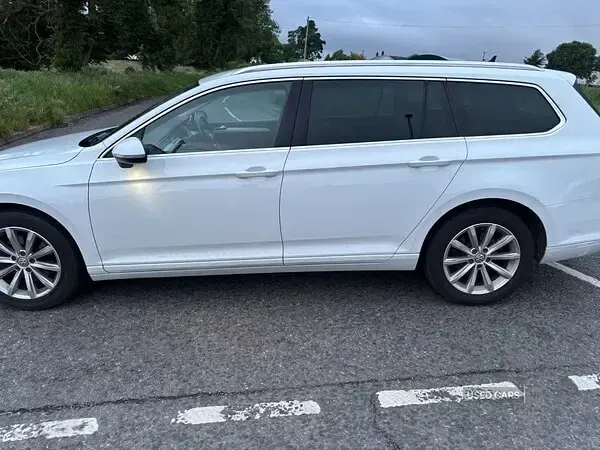 Used VW Passat Business 150 HP (110 kW) 2017 White Estate