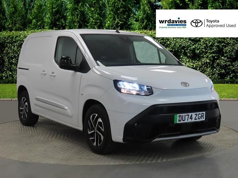 White Used 2024 Toyota Proace Sport MPV | £16,895 - Image 1/4