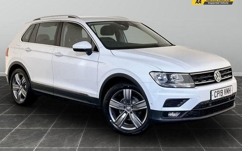 White Used 2019 VW Tiguan Match SUV | £14,395 (Fair price) - Image 1/2