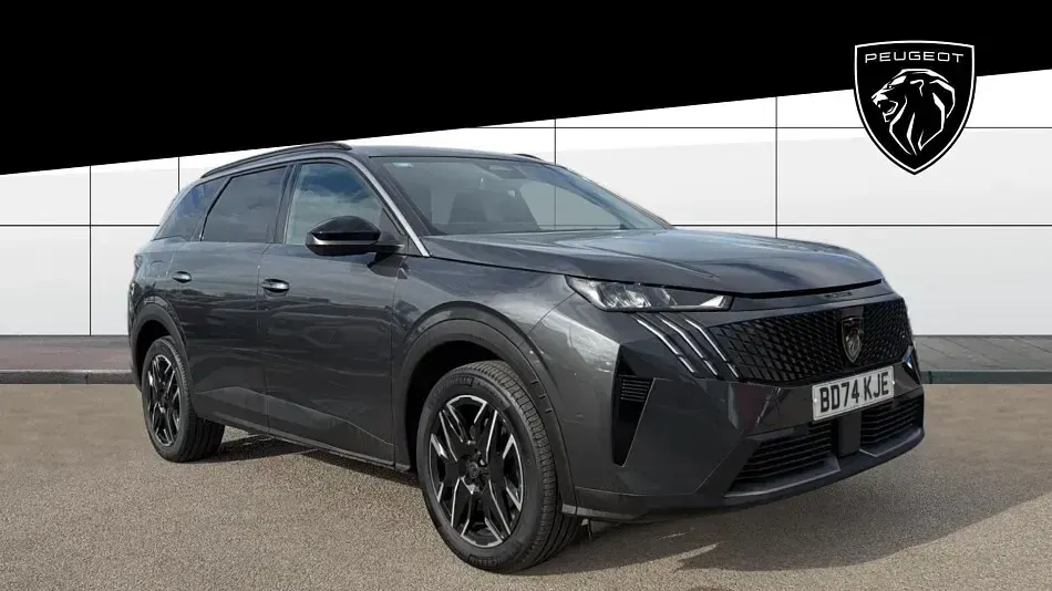Usado Peugeot 5008 Allure 136 HP (100 kW) 2024 SUV