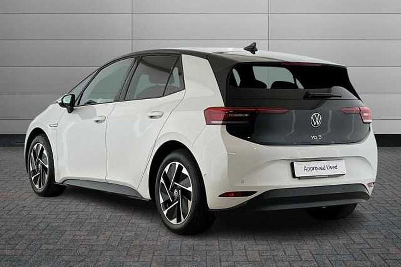 Used VW ID.3 Pro Performance 150 kW (204 HP) 2023 White Hatchback