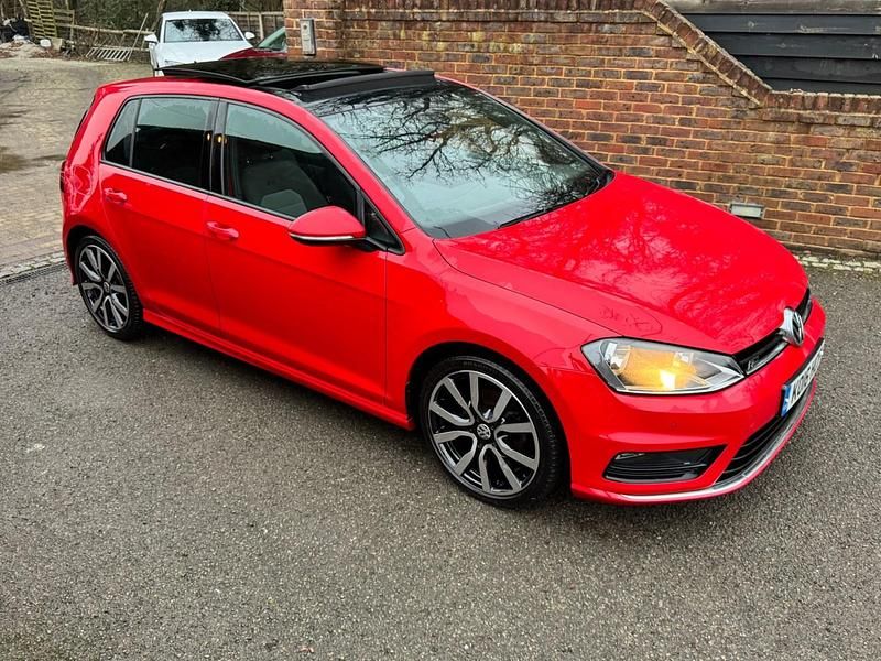 Used VW Golf VII R-line Edition 150 HP (110 kW) 2016 Red Hatchback