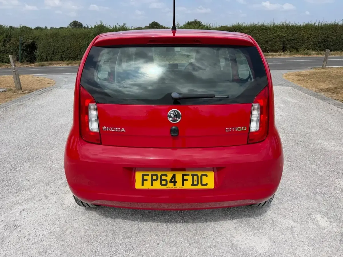 Used Skoda Citigo Elegance 75 HP (55 kW) 2014 Red Hatchback