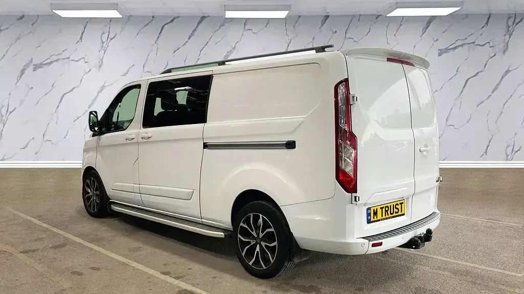 Used Ford Transit Custom Limited 130 HP (95 kW) 2017 White Van