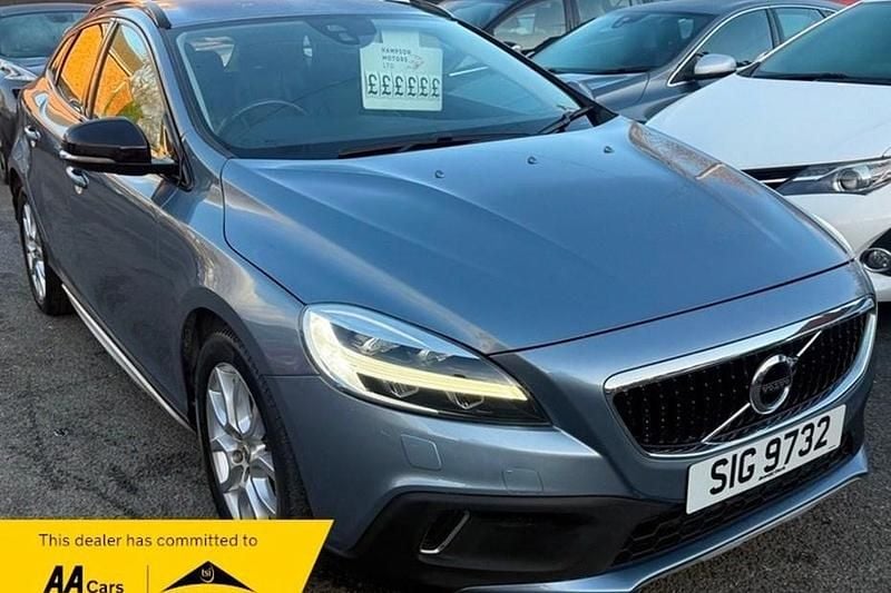 Used Volvo V40 CC Pro 152 HP (111 kW) 2017 Estate