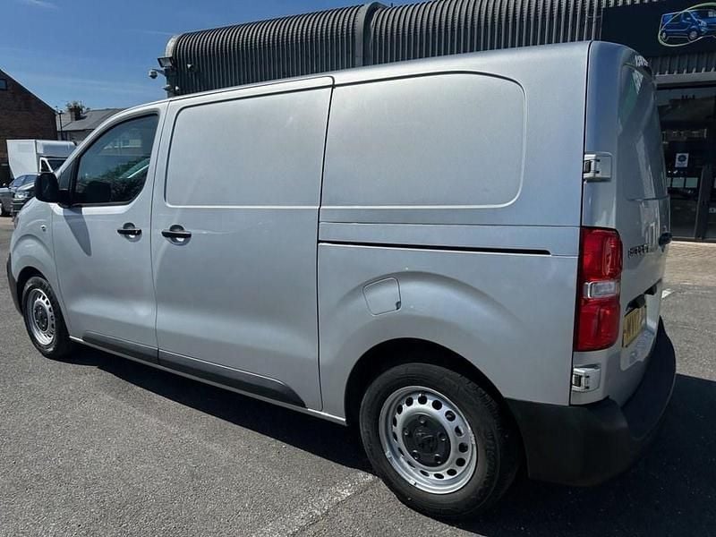 Used Peugeot Expert 2017 Silver Van