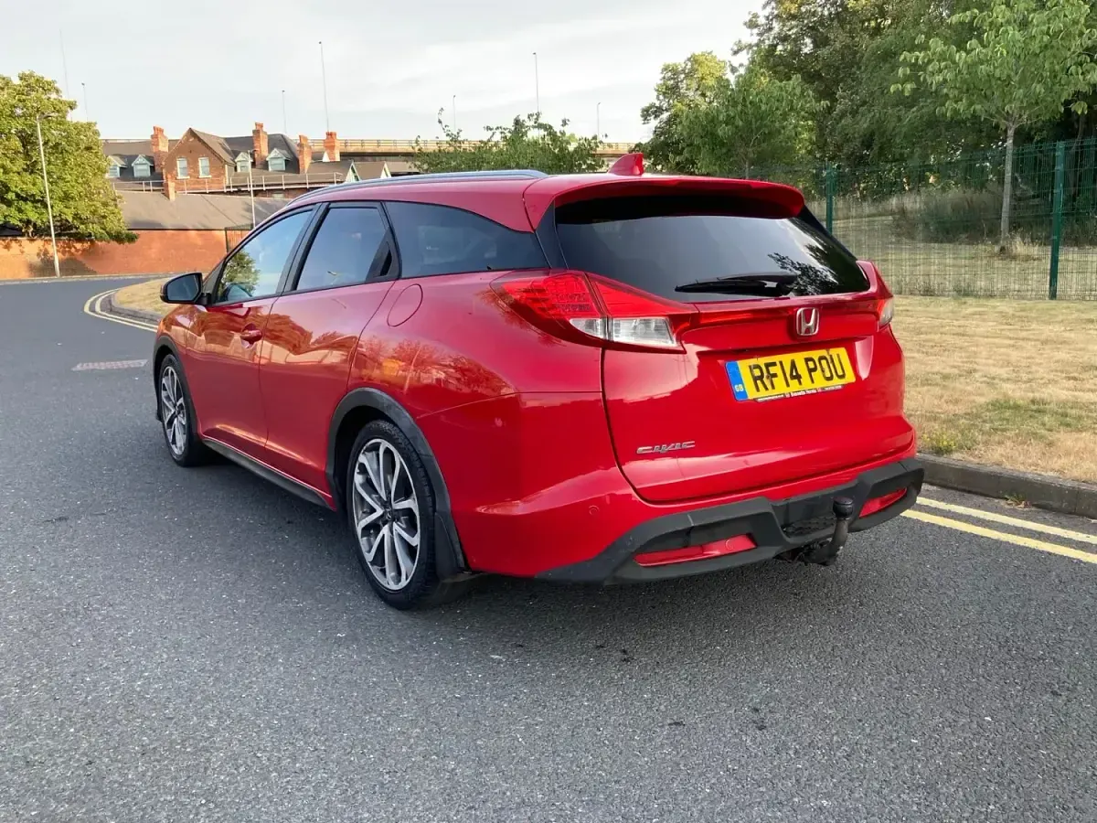 Used Honda Civic SR 120 HP (88 kW) 2014 Red Estate