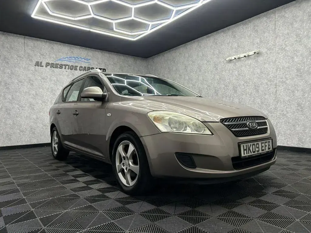 Used Kia Ceed 2009 Bronze Hatchback