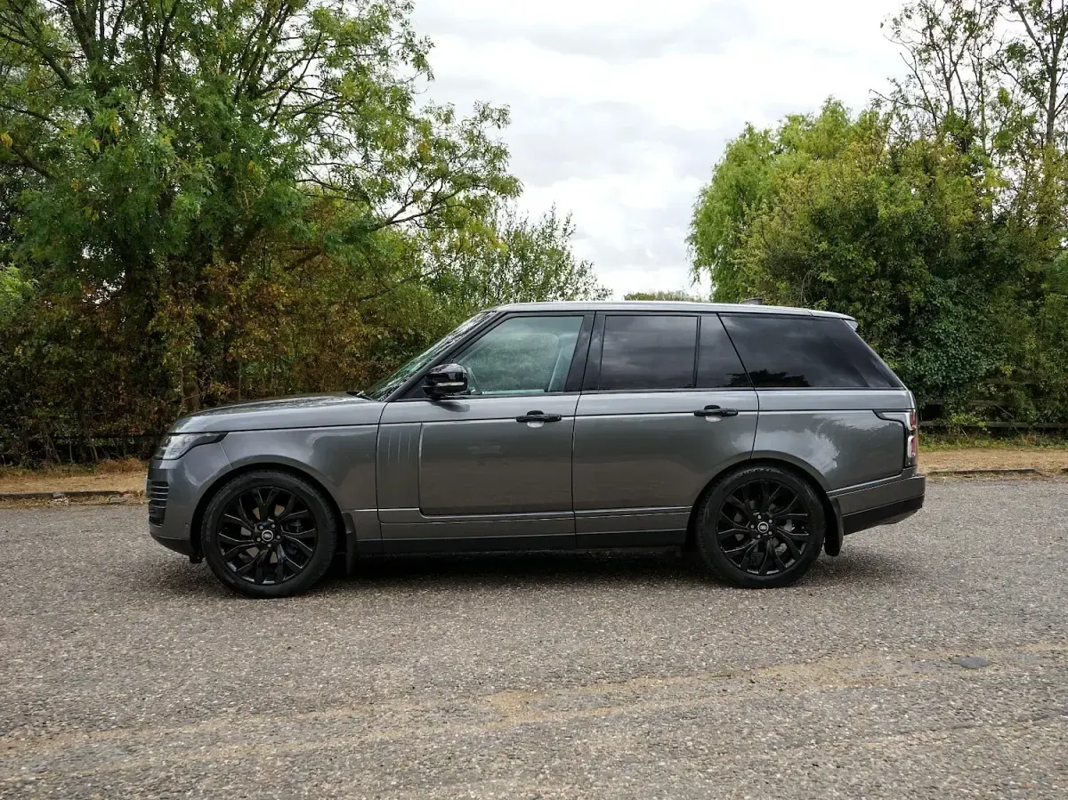 Used Land Rover Range Rover Vogue SE 306 HP (225 kW) 2019 Grey SUV