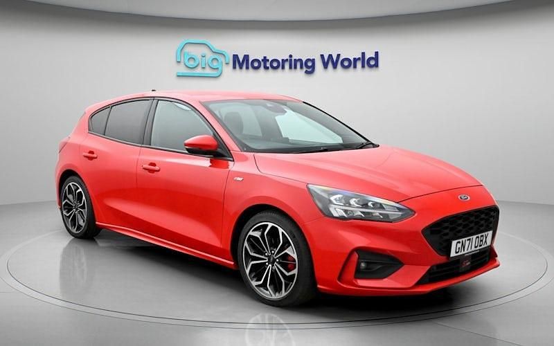Used Ford Focus ST-Line X 155 HP (114 kW) 2021 Red Hatchback