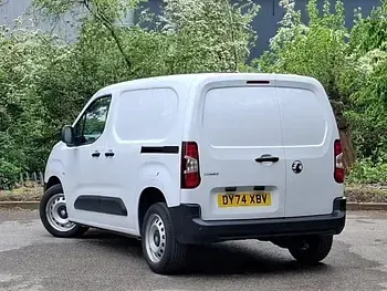 Usado Vauxhall Combo 100 HP (73 kW) 2024 Branco Monovolume