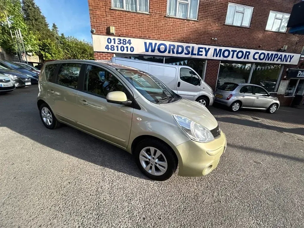 Begagnad Nissan Note Acenta 88 HK (64 kW) 2009 Guld Halvkombi