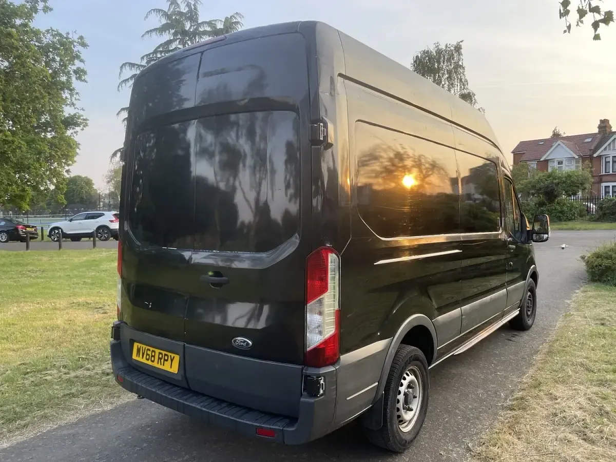 Used Ford Transit 105 HP (77 kW) 2018 White Van