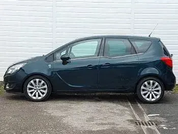 Used Vauxhall Meriva 140 HP (102 kW) 2014 Green MPV