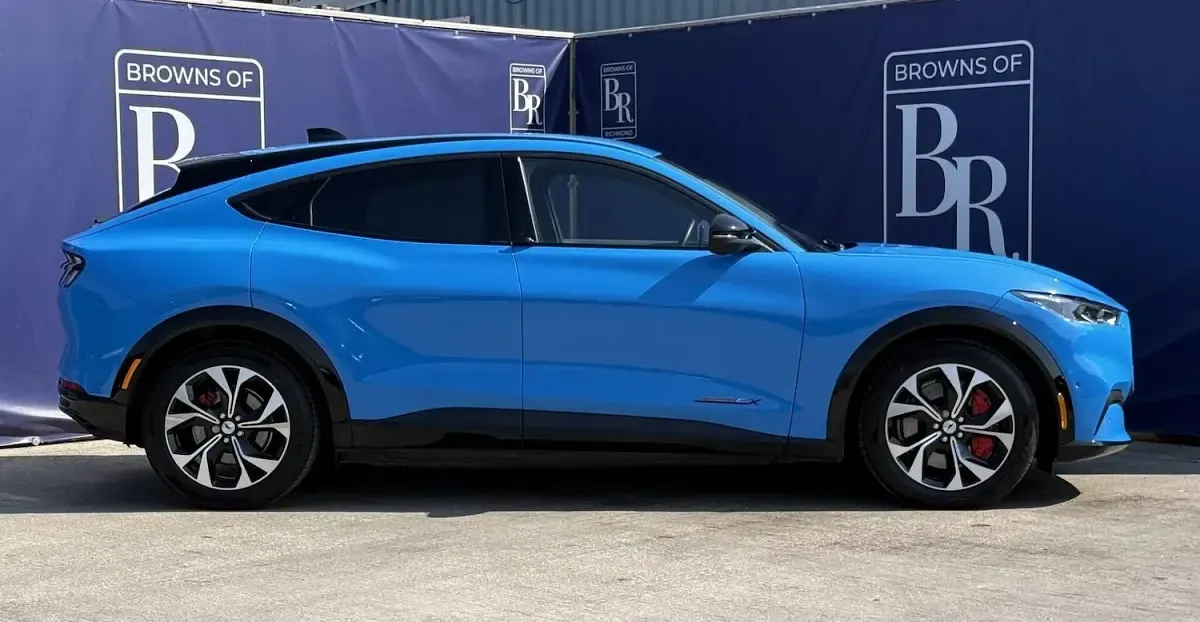 Used Ford Mustang Mach-E Extended Range 216 kW (294 HP) 2023 Blue SUV