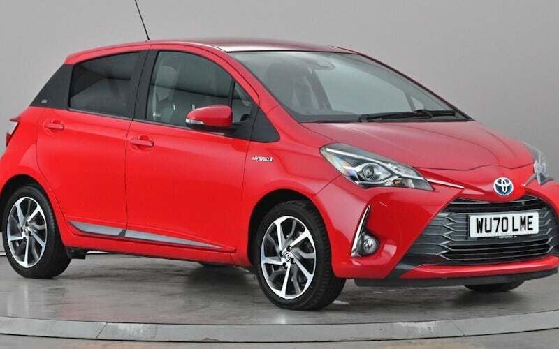 Red Used 2020 Toyota Yaris Hybrid Hatchback | £13,295 (Good price) - Image 1/4