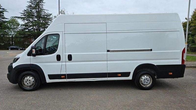 Used Peugeot Boxer 140 HP (102 kW) 2019 White Van