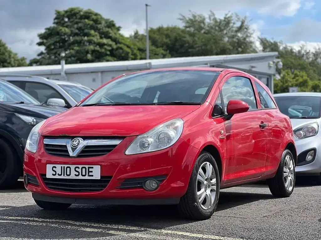 Used Vauxhall Corsa 73 HP (53 kW) 2010 Red Hatchback