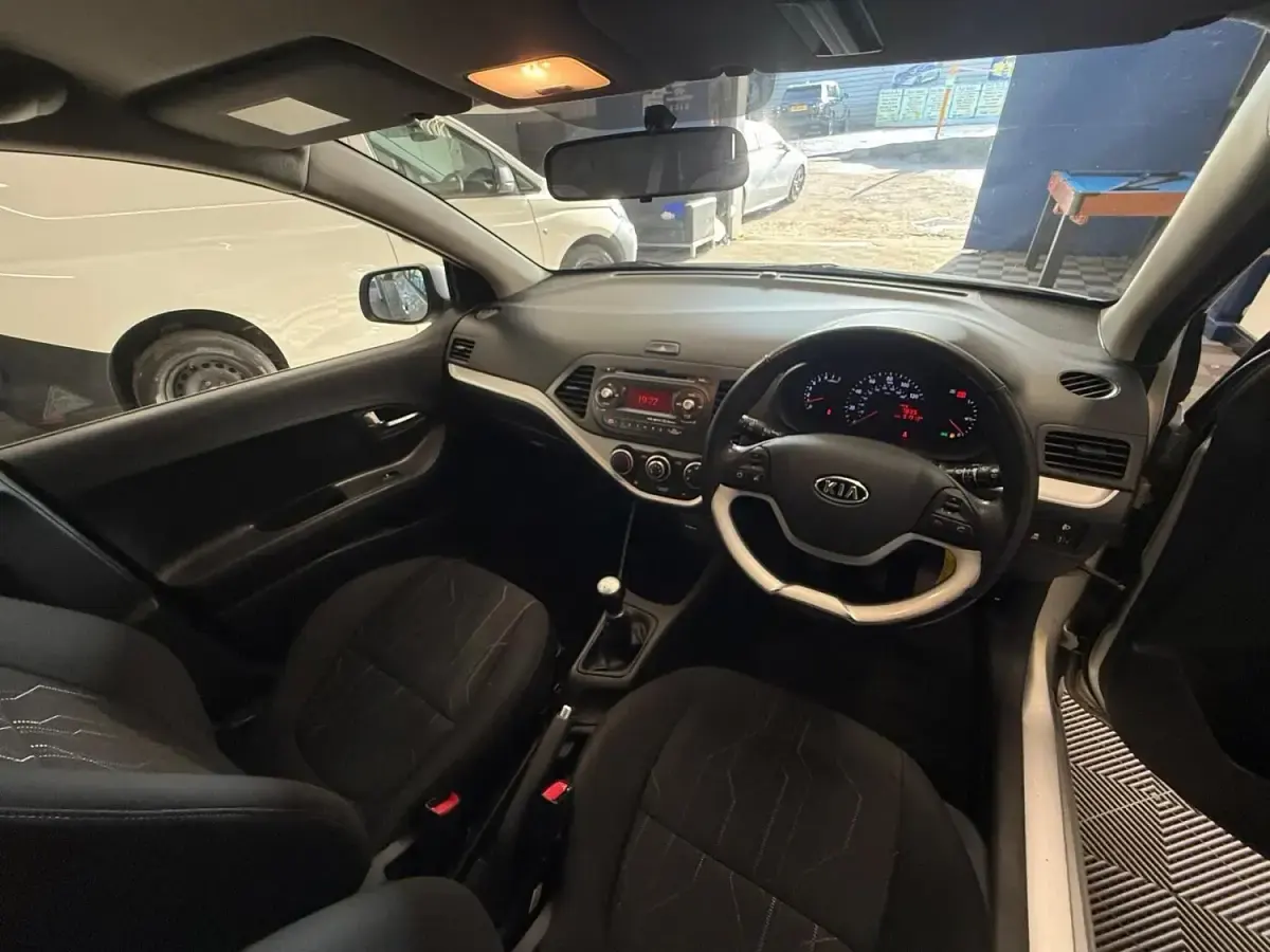 Used Kia Picanto 68 HP (50 kW) 2012 Silver Hatchback