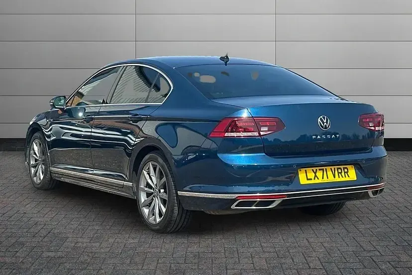 Used VW Passat R-line 150 HP (110 kW) 2021 Aquamarine blue Sedan