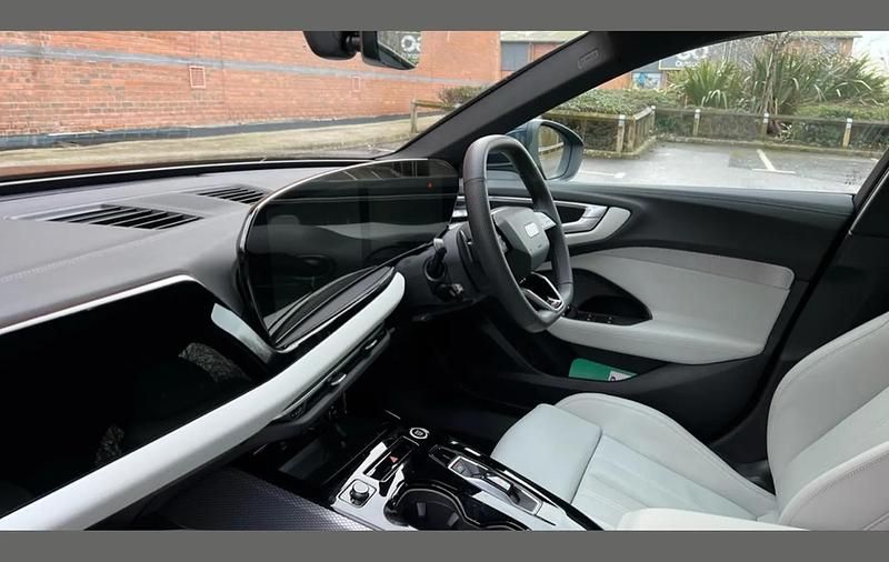 Used Audi A5 S-Line 200 HP (147 kW) 2025 Blue Estate