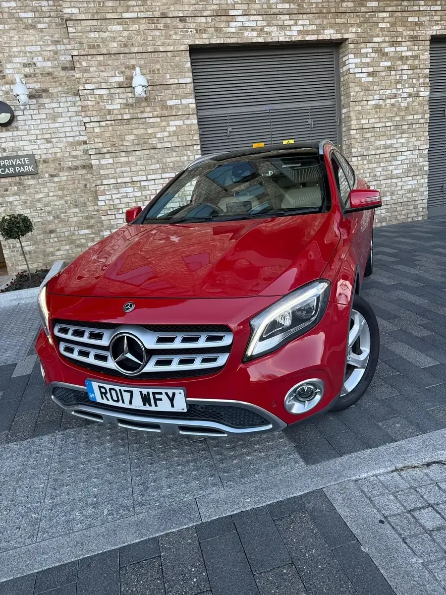 Used Mercedes GLA220 Premium Plus 177 HP (130 kW) 2017 Red SUV