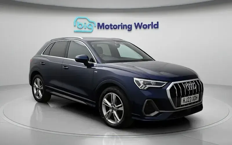 Używany Audi Q3 S-Line 150 KM (110 kW) 2023 Niebieski SUV