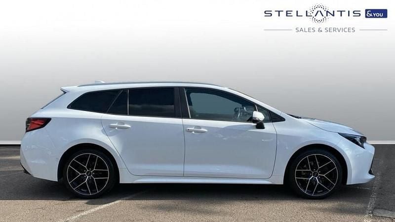 White Used 2020 Toyota Corolla Design Estate | £19,999 (Fair price) - Image 1/4