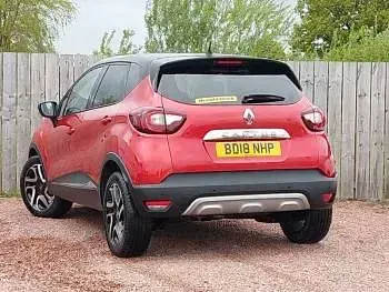 Begagnad Renault Captur Dynamique 90 HK (66 kW) 2018 Röd SUV