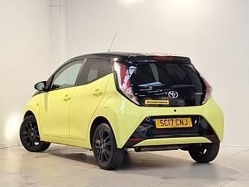 Used Toyota Aygo X-cite 68 HP (50 kW) 2017 Yellow Hatchback