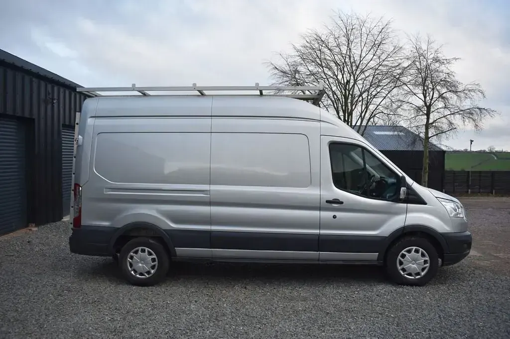 Second-hand Ford Transit 130 CP (95 kW) 2016 Argintiu Van