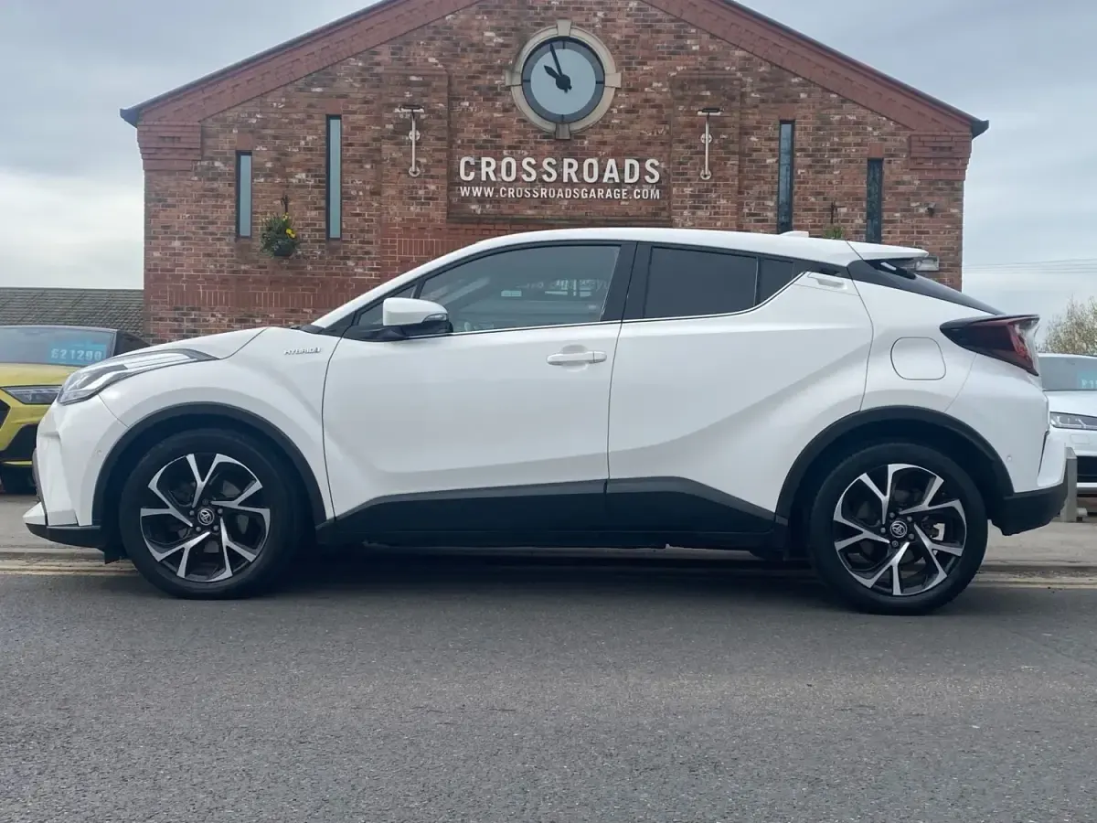 Second-hand Toyota C-HR Design 122 CP (89 kW) 2020 Alb SUV