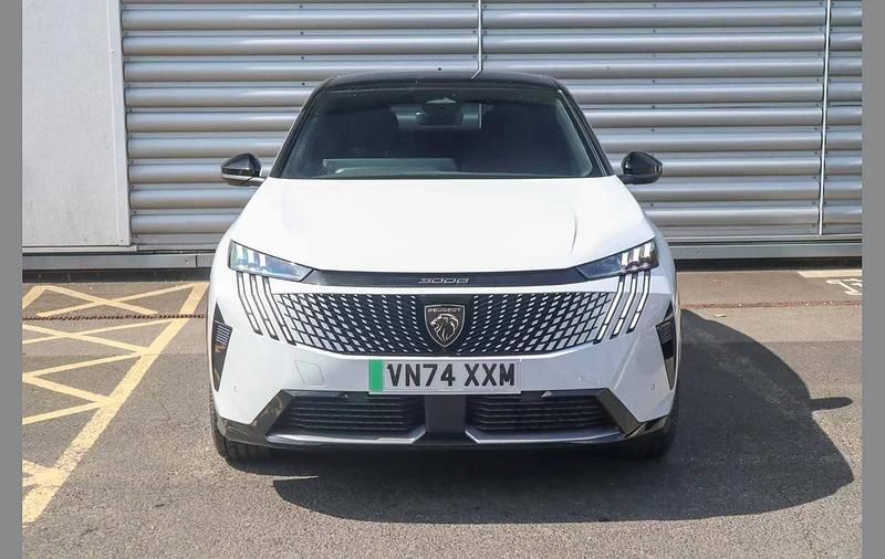 Used Peugeot e-3008 GT 156 kW (213 HP) 2024 White SUV