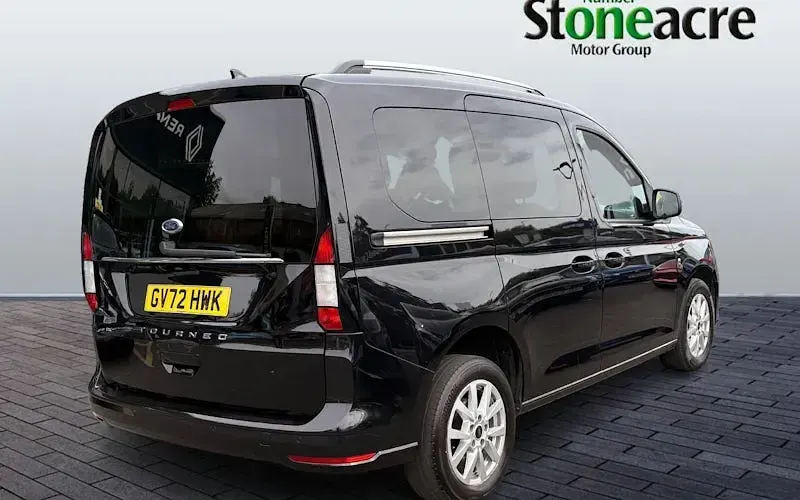 Used Ford Tourneo Connect Titanium 122 HP (89 kW) 2024 MPV