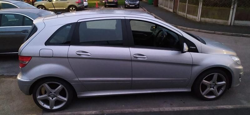 Used Mercedes B160 2011 Silver MPV