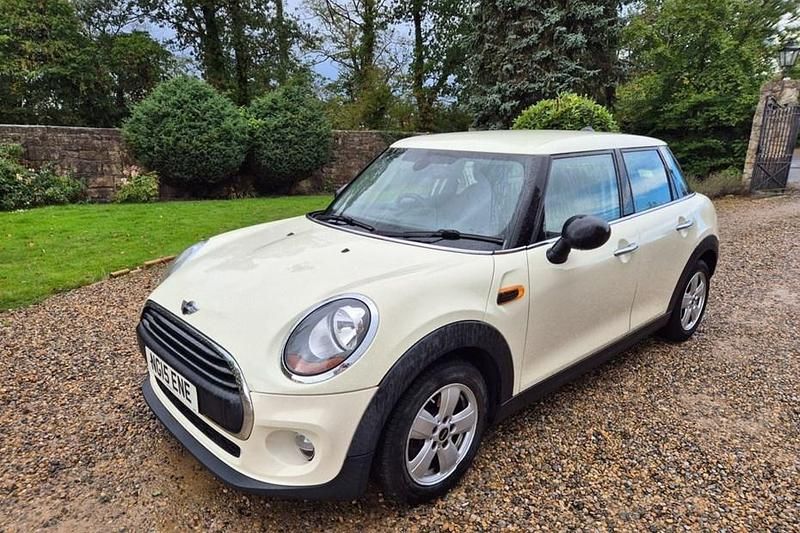 White Used 2015 Mini ONE Hatch Hatchback | £5,795 (Fair price) - Image 1/1