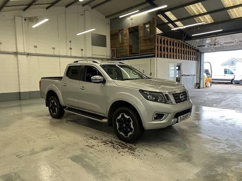 Used Nissan Navara Tekna 190 HP (139 kW) 2021 Silver Pickup