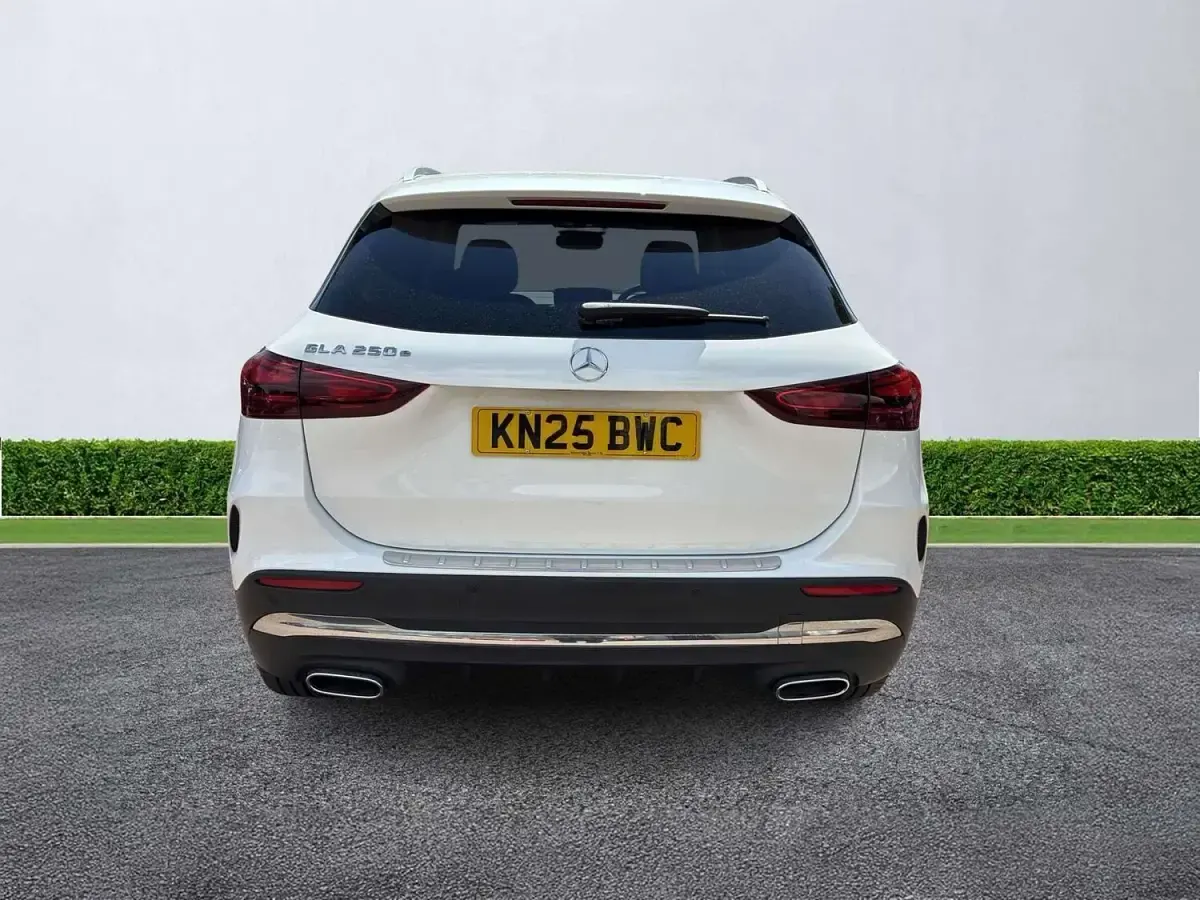 Used Mercedes GLA250 Executive 2025 White SUV