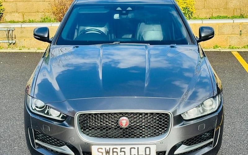 Used Jaguar XE R-Sport 179 HP (131 kW) 2019 Sedan