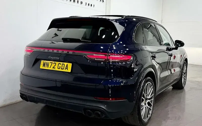 Used Porsche Cayenne Platinum Edition 340 HP (250 kW) 2022 Blue SUV