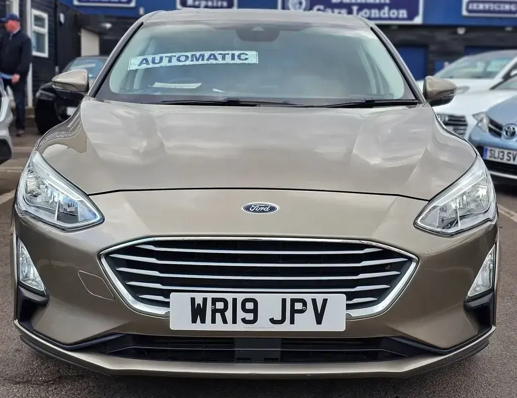 Używany Ford Focus Zetec 125 KM (91 kW) 2019 Srebrny Hatchback