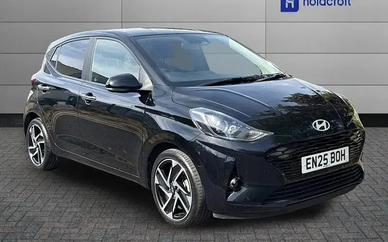 Used Hyundai i10 Premium 79 HP (58 kW) 2025 Hatchback