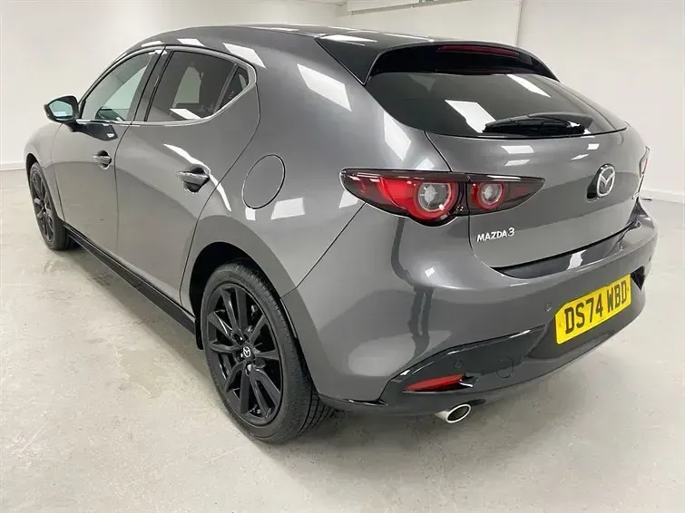Begagnad Mazda 3 Homura-Line 2025 Grå Halvkombi