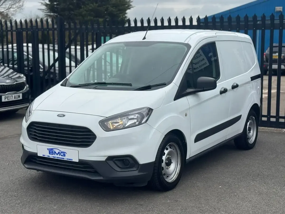 Used Ford Transit 100 HP (73 kW) 2022 White Van