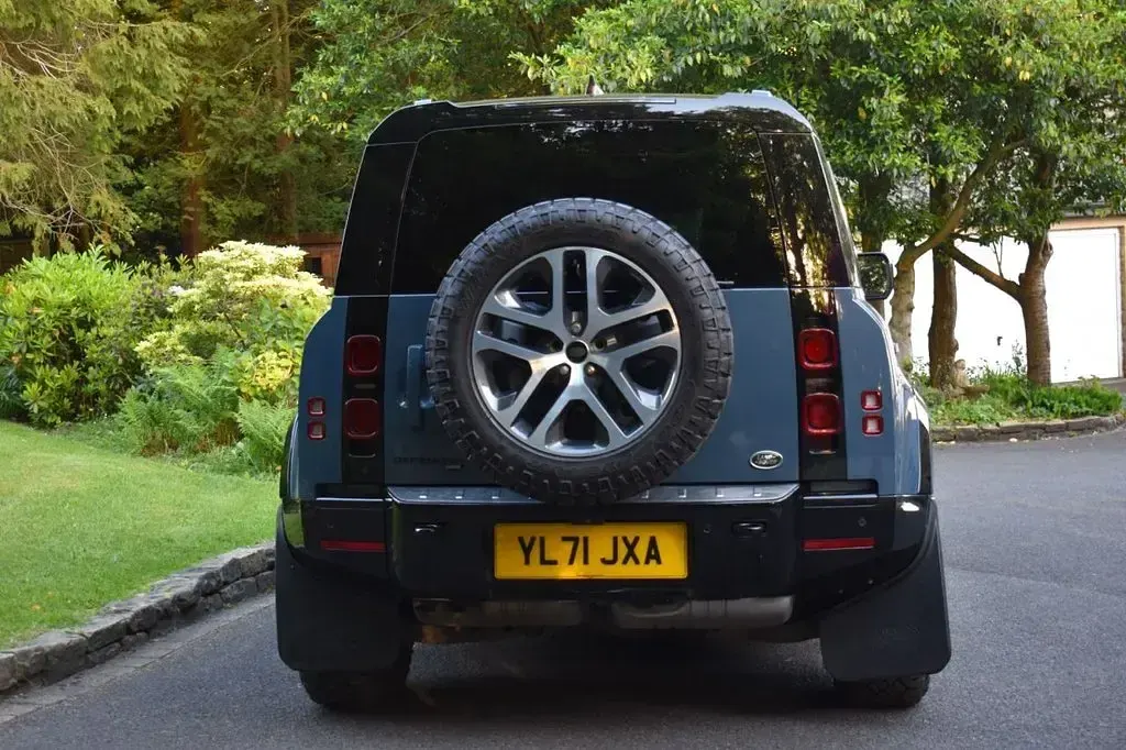 Used Land Rover Defender HSE Dynamic 300 HP (220 kW) 2021 Blue SUV