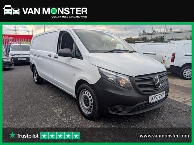 Begagnad Mercedes Vito Progressive 2022 Vit Van