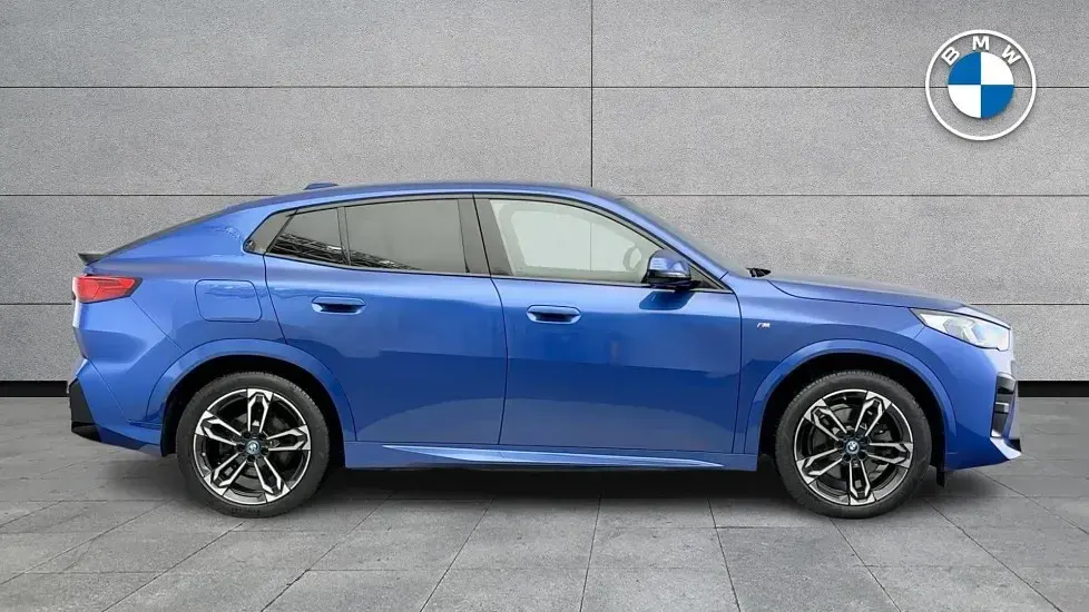 Used BMW iX2 M Sport 227 kW (309 HP) 2024 Blue SUV