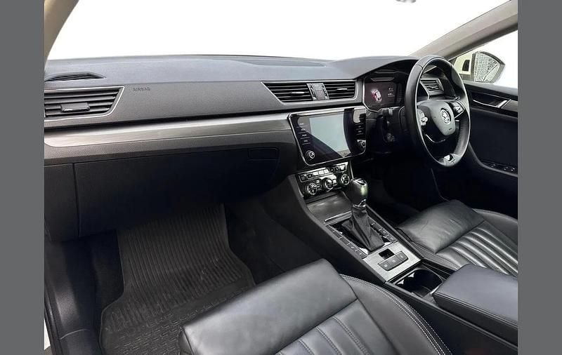Used Skoda Superb SE L 148 HP (108 kW) 2022 White Estate